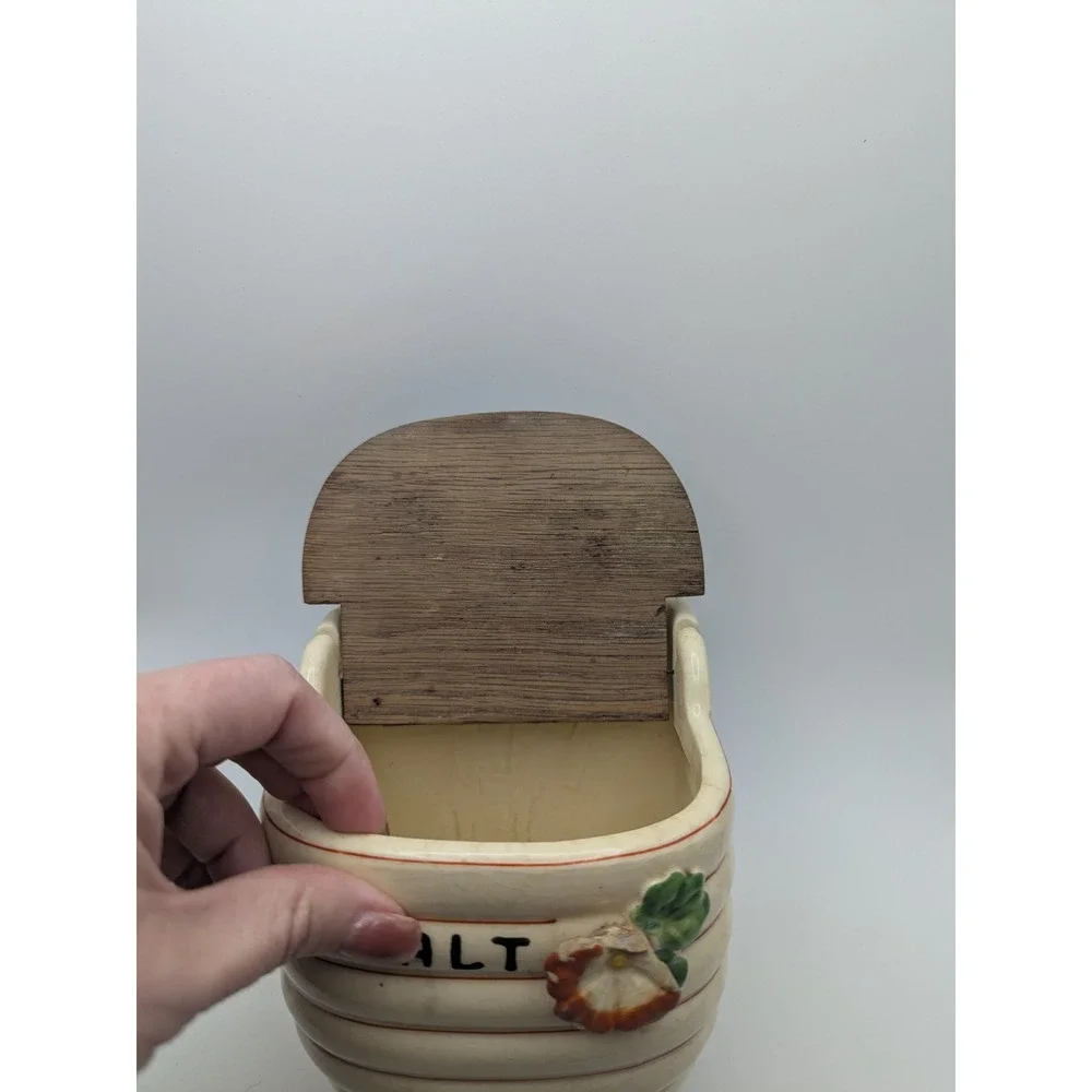 Vintage Japan Salt Cellar Box with Lid Beehive Flowers Ceramic Wall Hanging‎